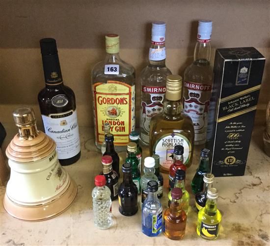 7 bottles of spirits including Bells Ceramic and 16 miniatures